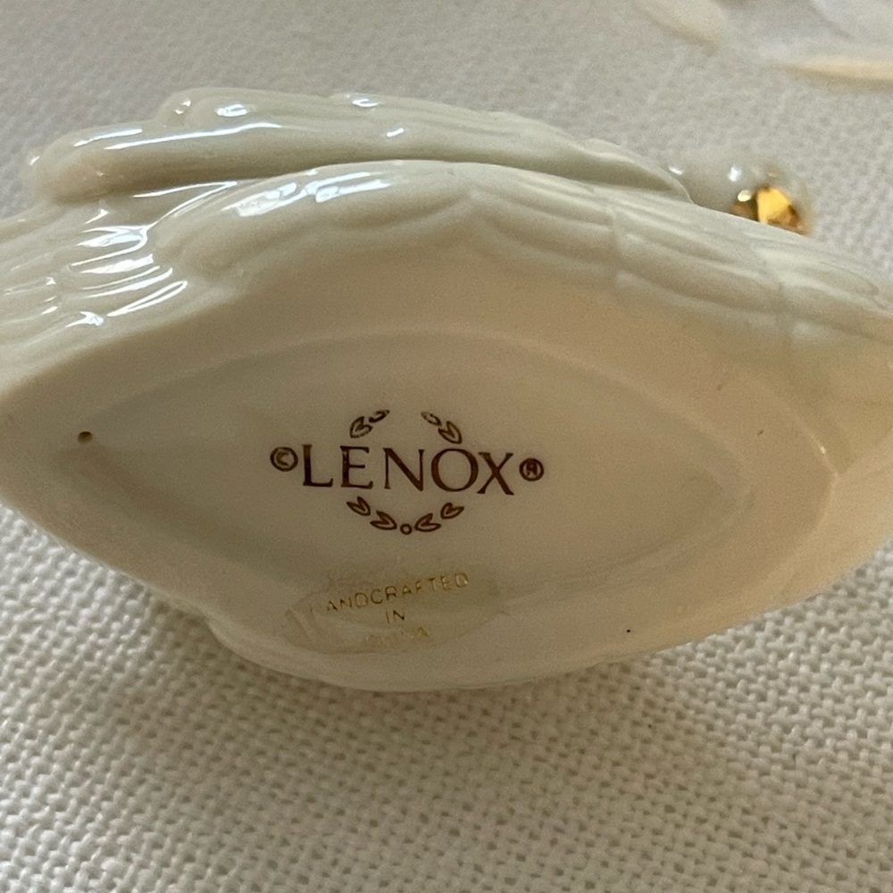Lenox Cream and Gold Swan Ceramic Figurine - Picture 7 of 7